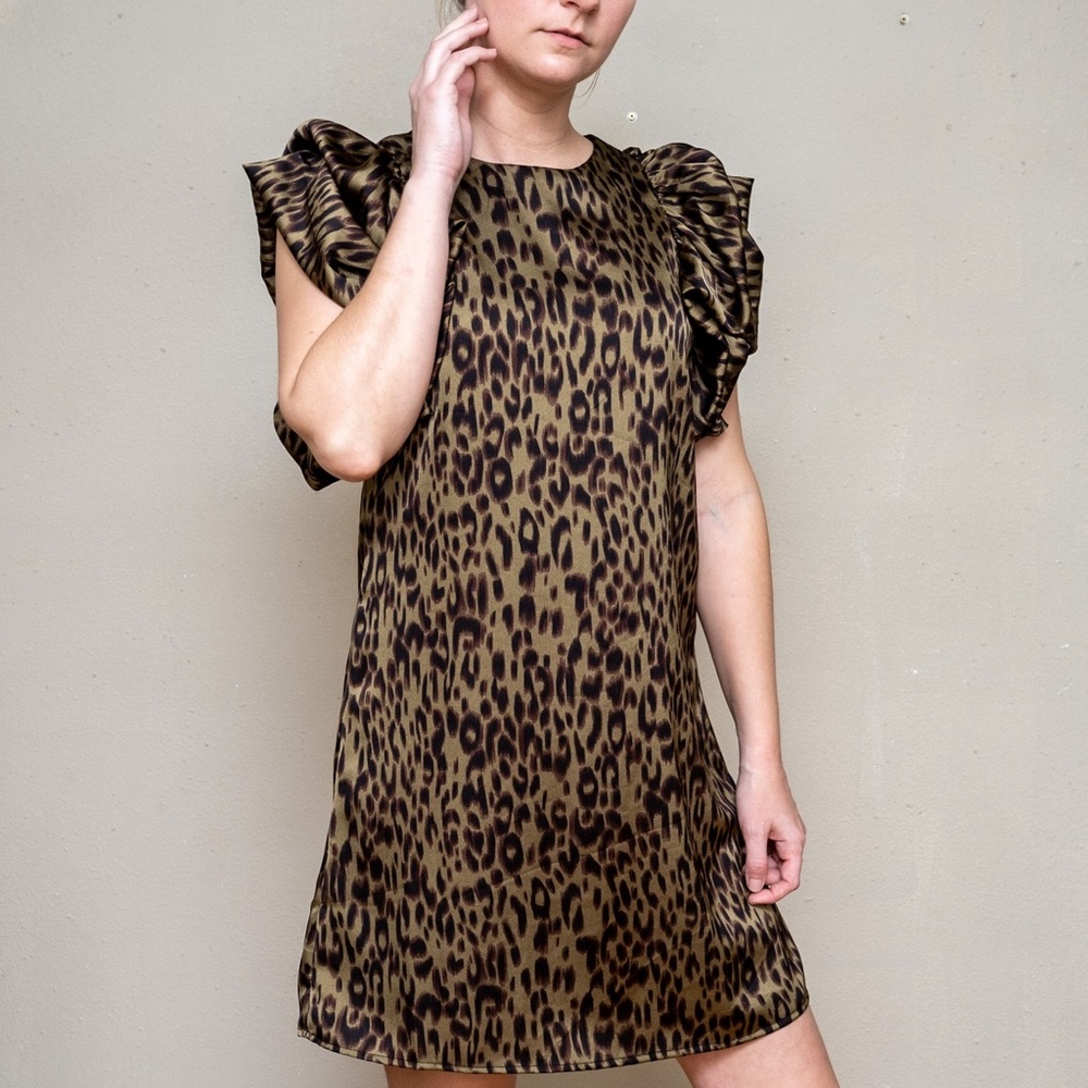 THML sz S green Leopard print puff sleeve dress